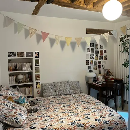 Homestay Deux En Plein Coeur De Montmartre,