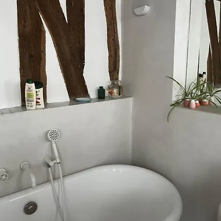 Homestay Deux En Plein Coeur De Montmartre, Paris