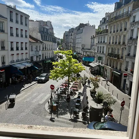Homestay Deux En Plein Coeur De Montmartre,